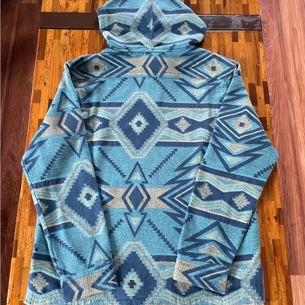Faherty Poncho - Picture 12 of 14